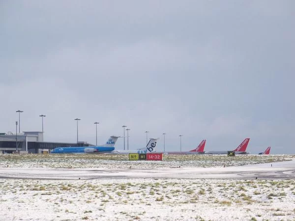 Neige et trafic aérien