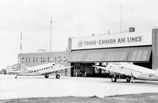 Première hôtesse de l&rsquo;air canadienne