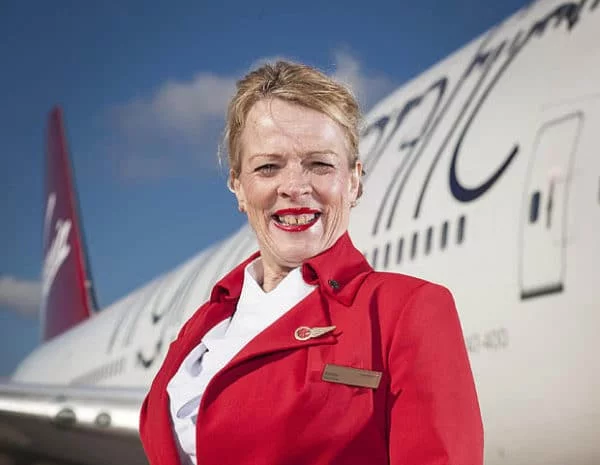 Hôtesse de l&rsquo;air recrutée à 59 ans !