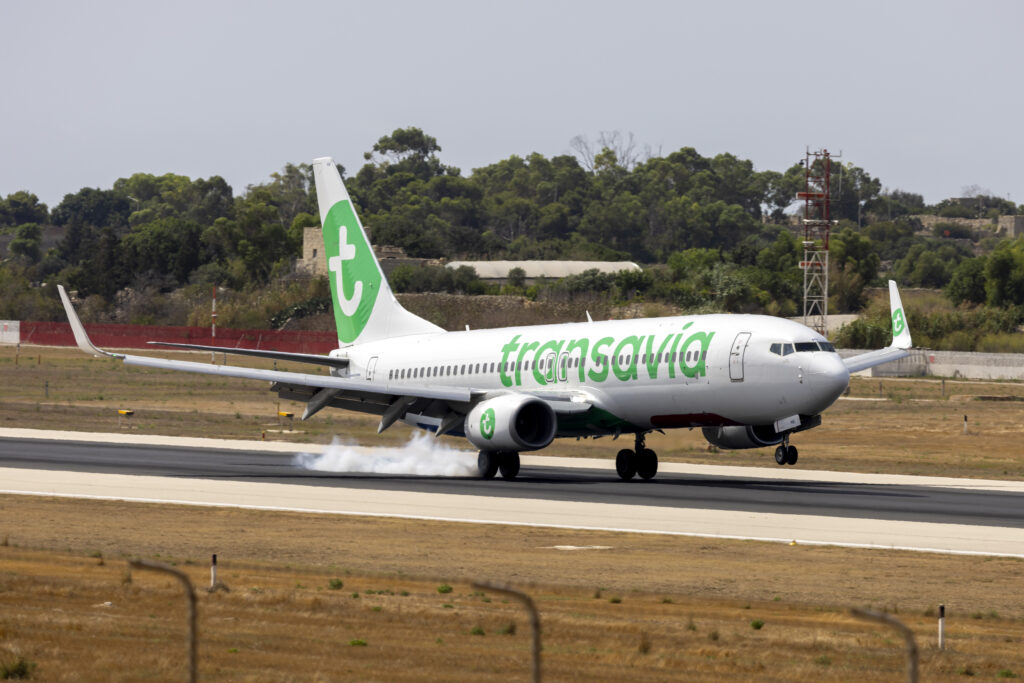 Devenir hôtesse ou steward chez Transavia : comprendre le métier, la réalité du recrutement et les conditions de travail