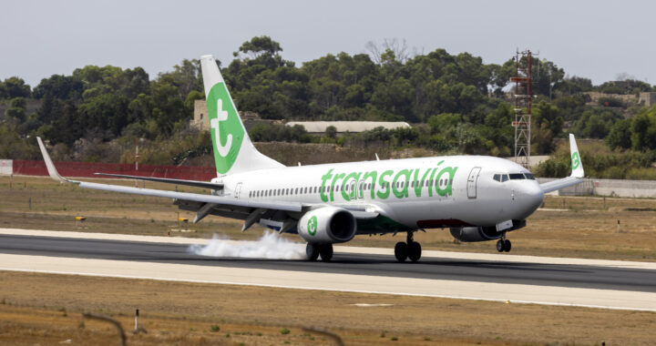 hotesse transavia boeing 737